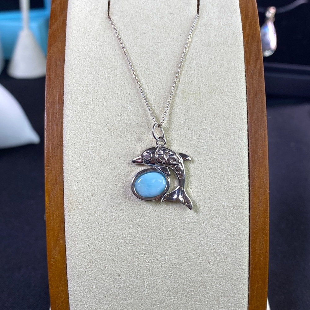 Beautiful Dolphin And Larimar Pendant On 18”ss Chain